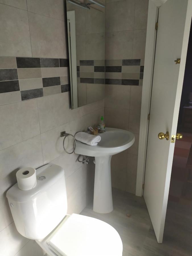 Hostal Andalucia De Arcos อาร์กอส เดลา ฟรอนเตรา ภายนอก รูปภาพ